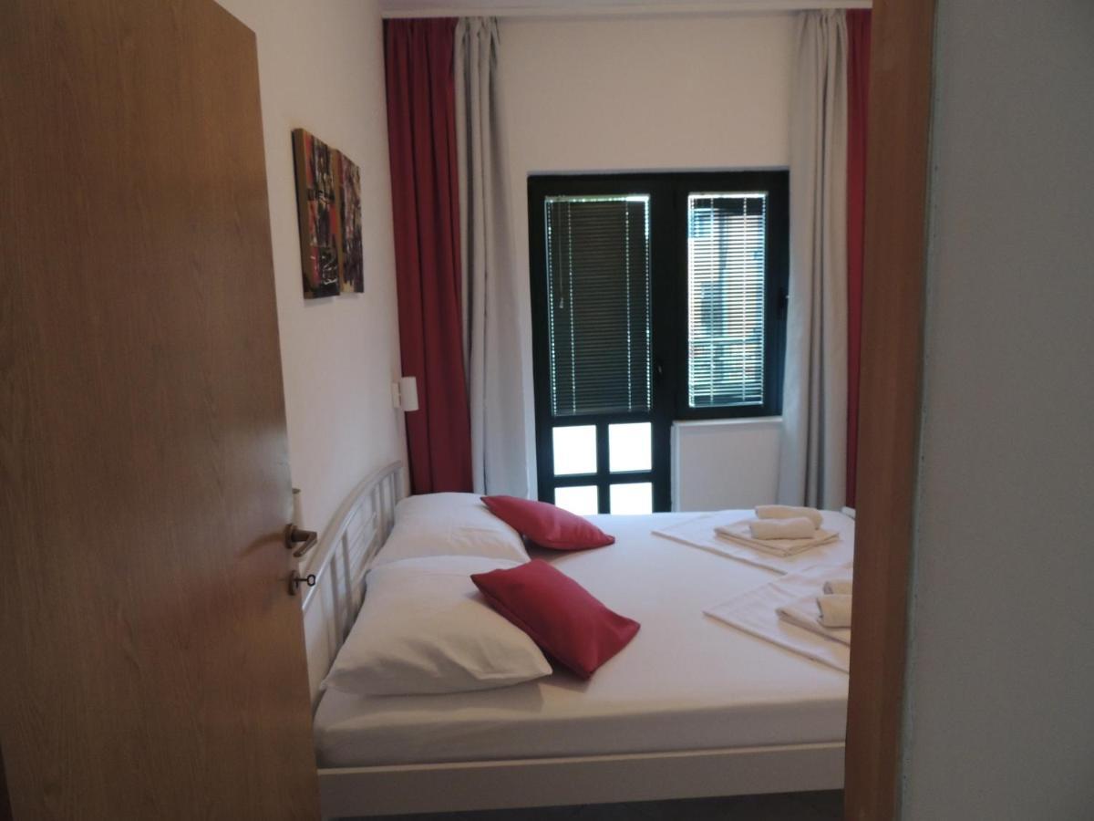 Apartments Suljic - Cash Only Property ستاري غراد المظهر الخارجي الصورة